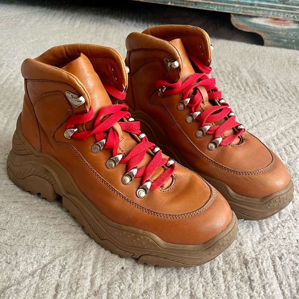 Jeffrey Campbell Debris Sneaker Boots
Hiking Boots Women Size 7.5 Like New!